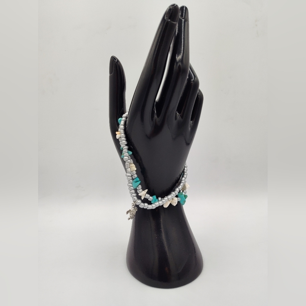 Beautiful Silver and Turquoise Beaded Bracelet With Silvertone Feather Charm